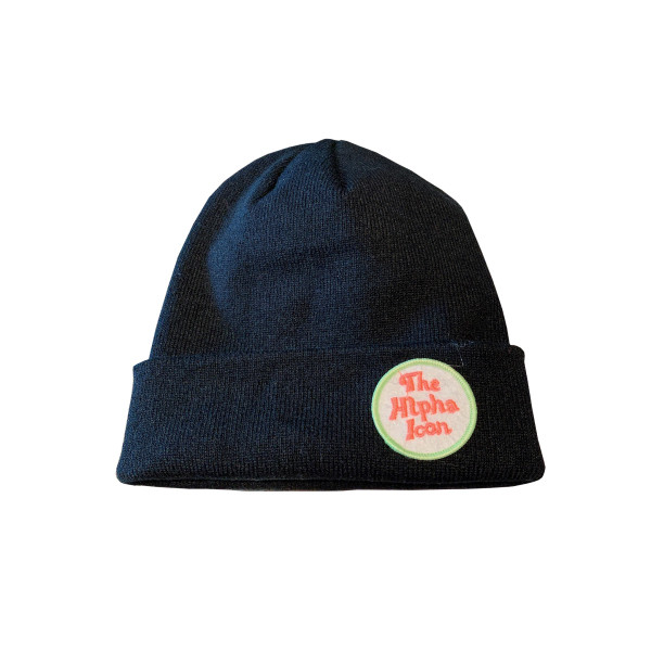 Téli kötött sapka emblémával