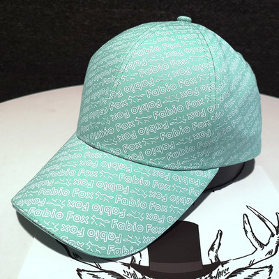 Hétköznapi baseballsapka feliratokkal nőknek