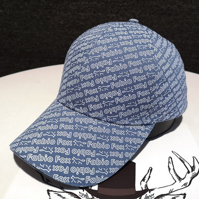 Hétköznapi baseballsapka feliratokkal nőknek