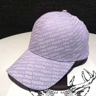 Hétköznapi baseballsapka feliratokkal nőknek