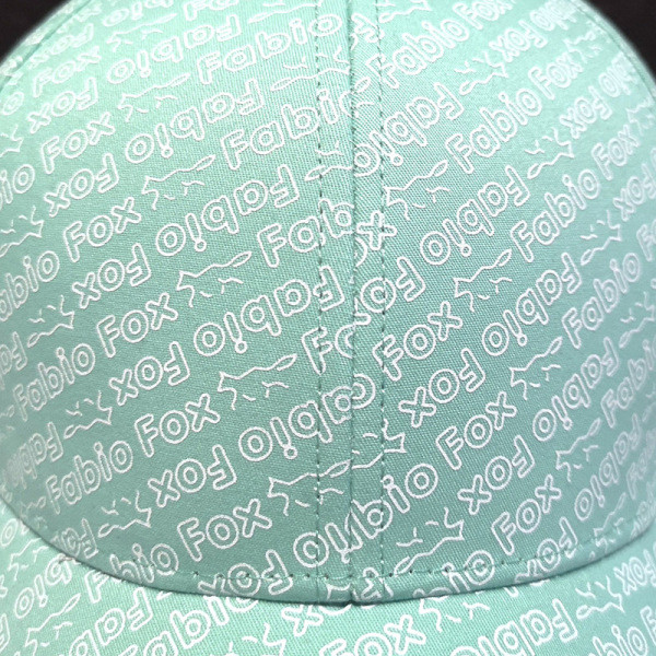 Hétköznapi baseballsapka feliratokkal nőknek