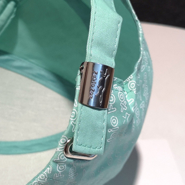 Hétköznapi baseballsapka feliratokkal nőknek