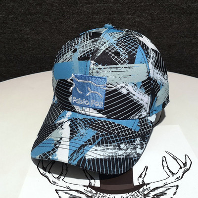 Színes női sapka hímzéssel