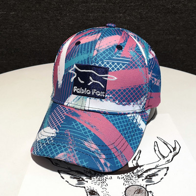 Színes női sapka hímzéssel