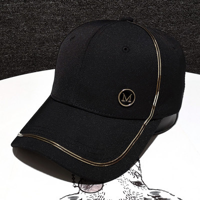 Γυναικείο casual καπέλο με γείσο και μεταλλικό στοιχείο