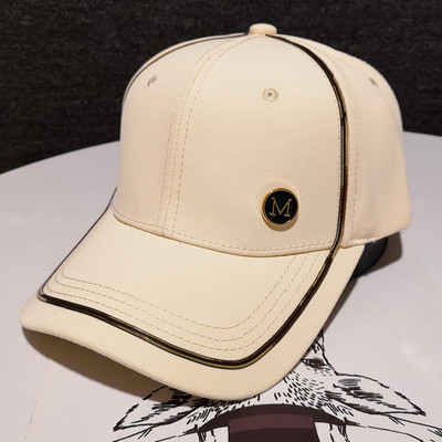 Γυναικείο casual καπέλο με γείσο και μεταλλικό στοιχείο