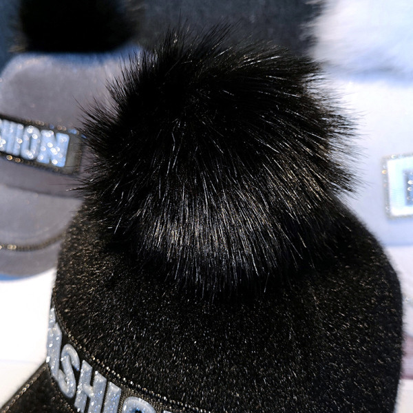 Új modell női baseball sapka felirattal és pehelypomponnal