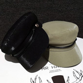 Fényes hatású és díszítésű női sapka