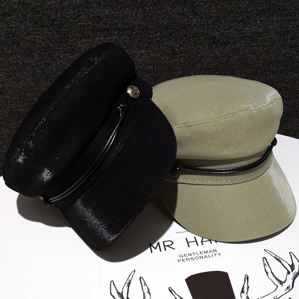 Fényes hatású és díszítésű női sapka