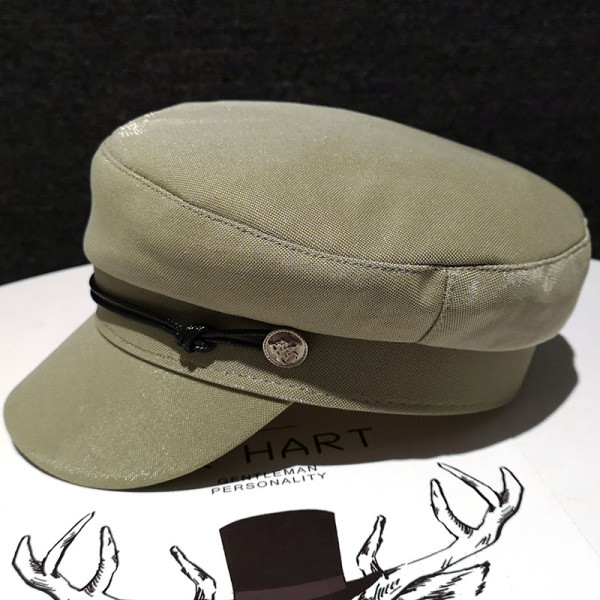 Fényes hatású és díszítésű női sapka