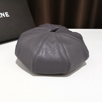 Bőr női barett típusú sapka