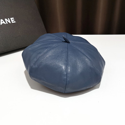 Bőr női barett típusú sapka