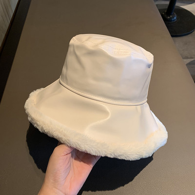 Női sapka P ekobőr pehellyel