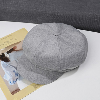 Női sapka típusú sapka napellenzővel