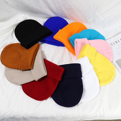 Дамска зимна шапка - едноцветна