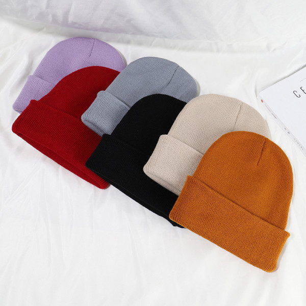 Női téli sapka - egyszínű