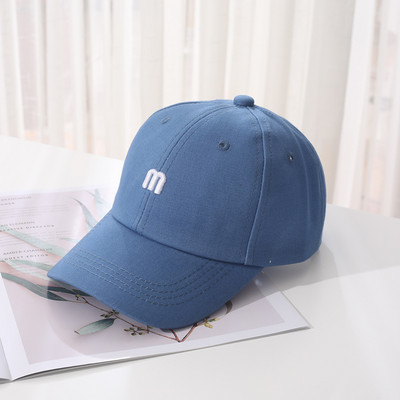 Γυναικείο καπέλο με γείσο και κέντημα