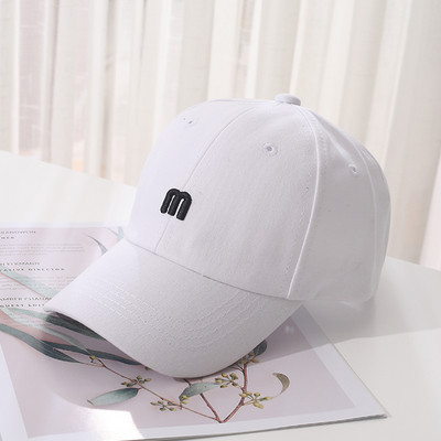 Γυναικείο καπέλο με γείσο και κέντημα