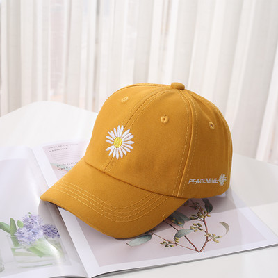 Γυναικείο καπέλο με γείσο και κέντημα