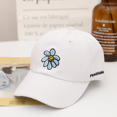 Γυναικείο καπέλο με γείσο και κέντημα