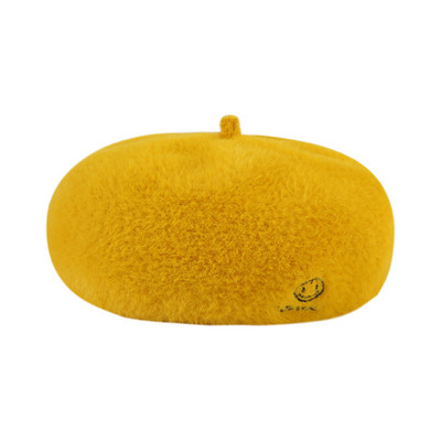 Ženska moderna kapa tipa beretka s vezom