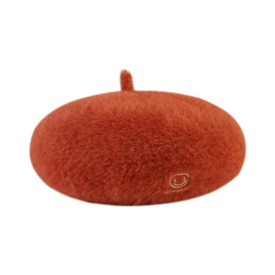 Ženska moderna kapa tipa beretka s vezom