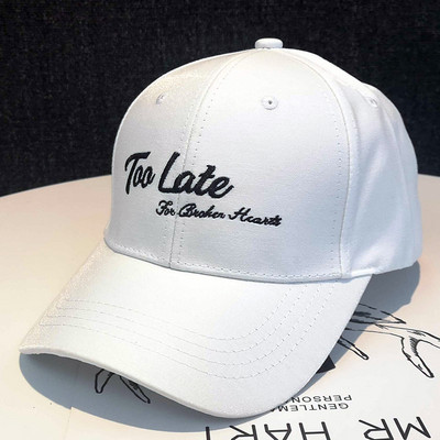 Γυναικείο καπέλο μπέιζμπολ με γείσο και κέντημα