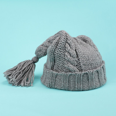 Új modell téli női kalap bojttal