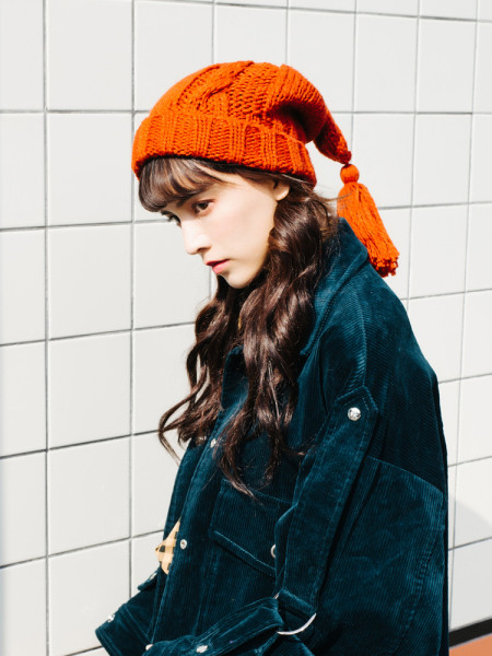 Új modell téli női kalap bojttal