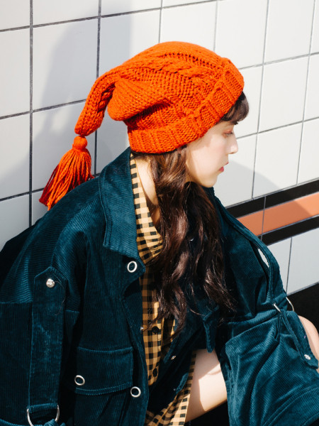 Új modell téli női kalap bojttal