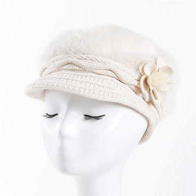 Γυναικείο καπέλο με τρισδιάστατο στοιχείο