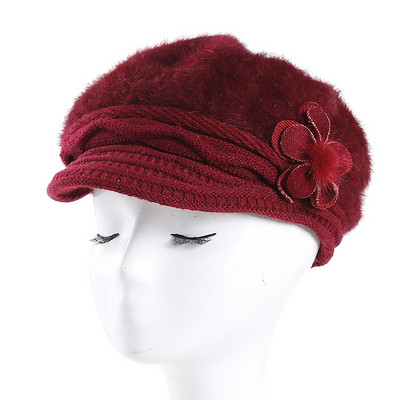 Γυναικείο καπέλο με τρισδιάστατο στοιχείο