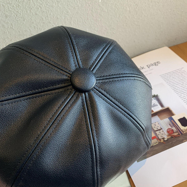 Női eco bőr sapka napellenzővel