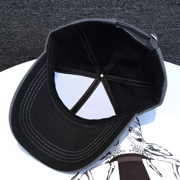 Hímzéssel ellátott női sapka - négy színben