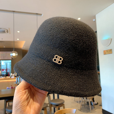 Γυναικείο μαλακό καπέλο με μεταλλικό στοιχείο