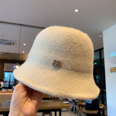 Γυναικείο μαλακό καπέλο με μεταλλικό στοιχείο