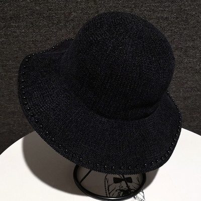 Μοντέρνο γυναικείο καπέλο με κρόσσια και πέρλες