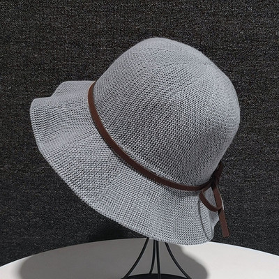 Καπέλο γυναικείου μοντέλου με κορδέλα