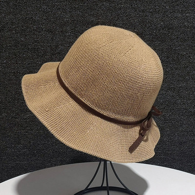 Καπέλο γυναικείου μοντέλου με κορδέλα