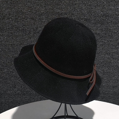 Καπέλο γυναικείου μοντέλου με κορδέλα