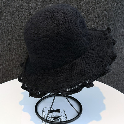 Μοντέρνο γυναικείο καπέλο με μπούκλες