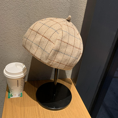 Női kockás barett típusú sapka