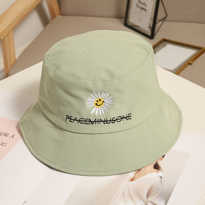 Μοντέρνο γυναικείο καπέλο με κέντημα μαργαρίτας