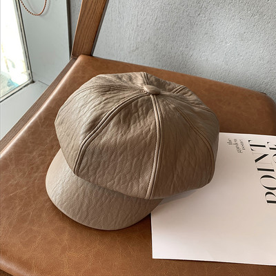 Ženska kapa sa šilterom - eko koža