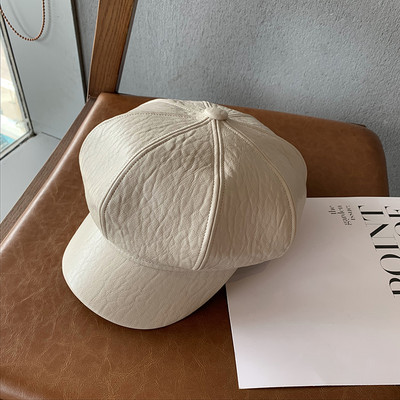 Ženska kapa sa šilterom - eko koža