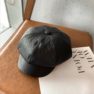 Ženska kapa sa šilterom - eko koža