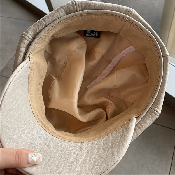 Ženska kapa sa šilterom - eko koža