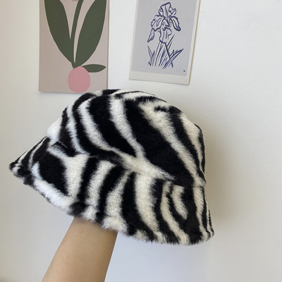 Modern női horgászsapka állatmintával