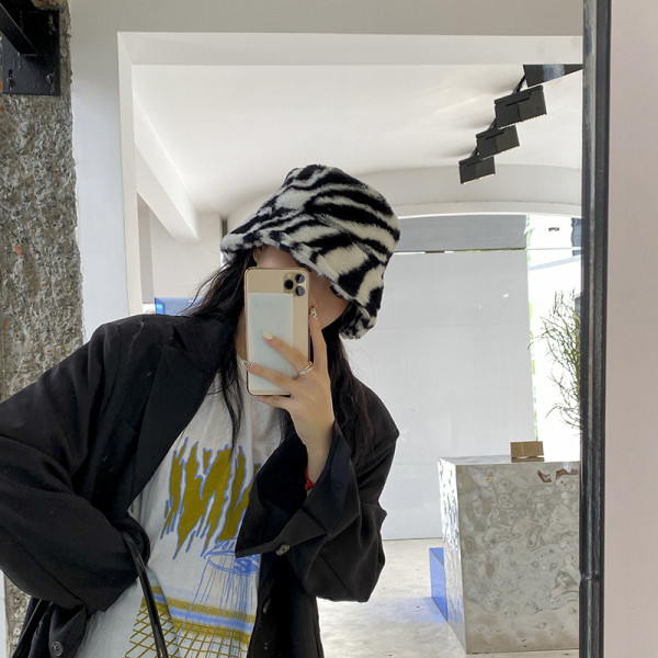 Modern női horgászsapka állatmintával