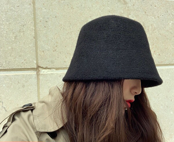 Modern női kalaptiszta modell